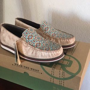 WOMENS TAN SUEDE LEATHER MOCCASIN WITH AZTEC DESIGN